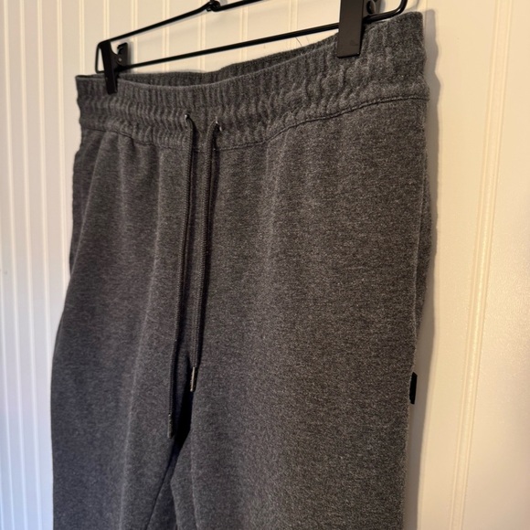 Reebok Women’s Dark Gray Athleisure Joggers Size Medium - Picture 4 of 12